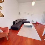 Deak * סופרון