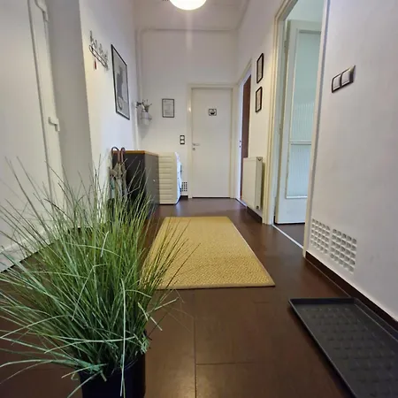 Apartment Deak